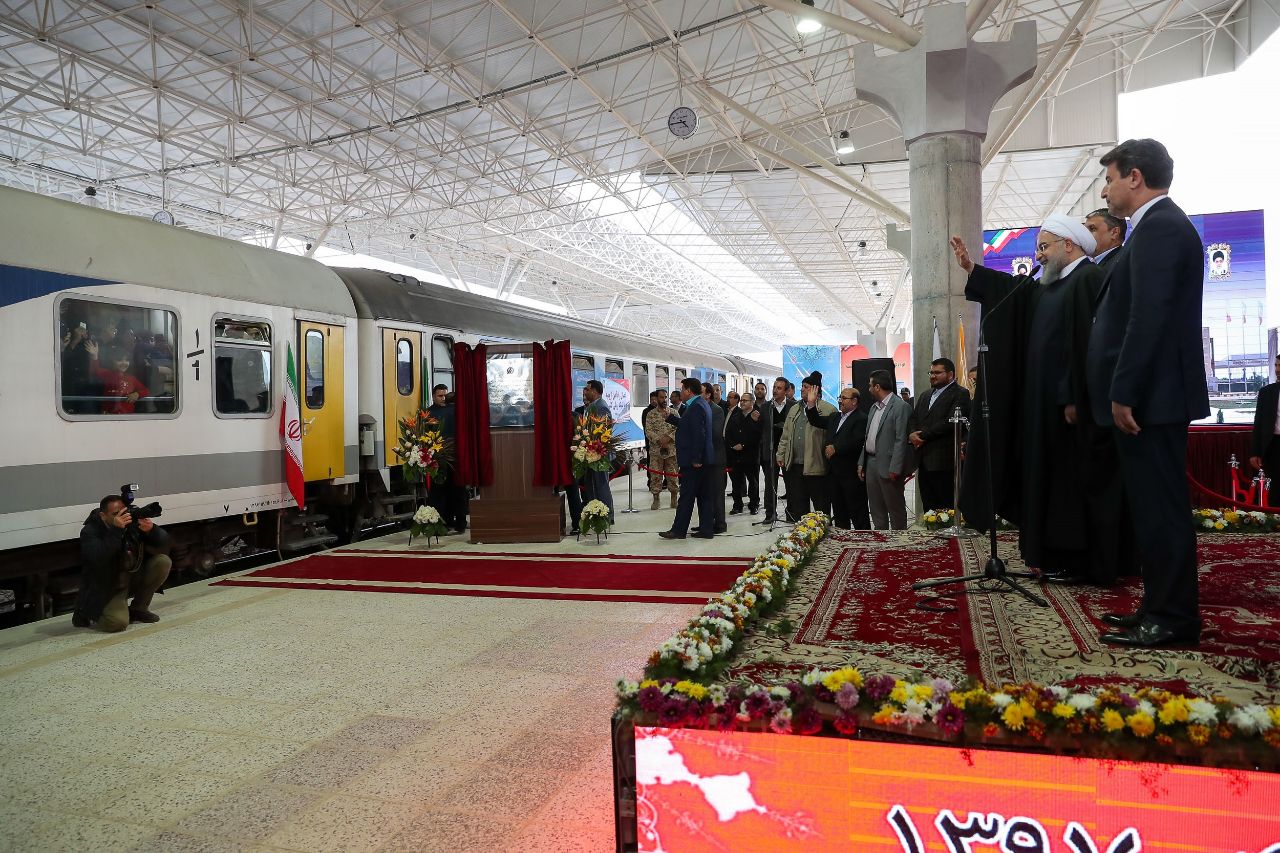 احیای دریاچه ارومیه و اتصال آذربایجان غربی به شبکه راه‌آهن مهمترین اقدام دولت در پنج سال گذشته است