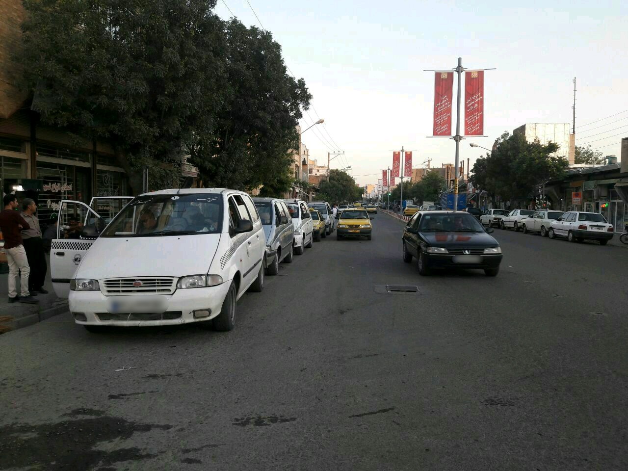 گلایه مندی رانندگان تاکسی های ون مسیر مسکن مهر در بوکان